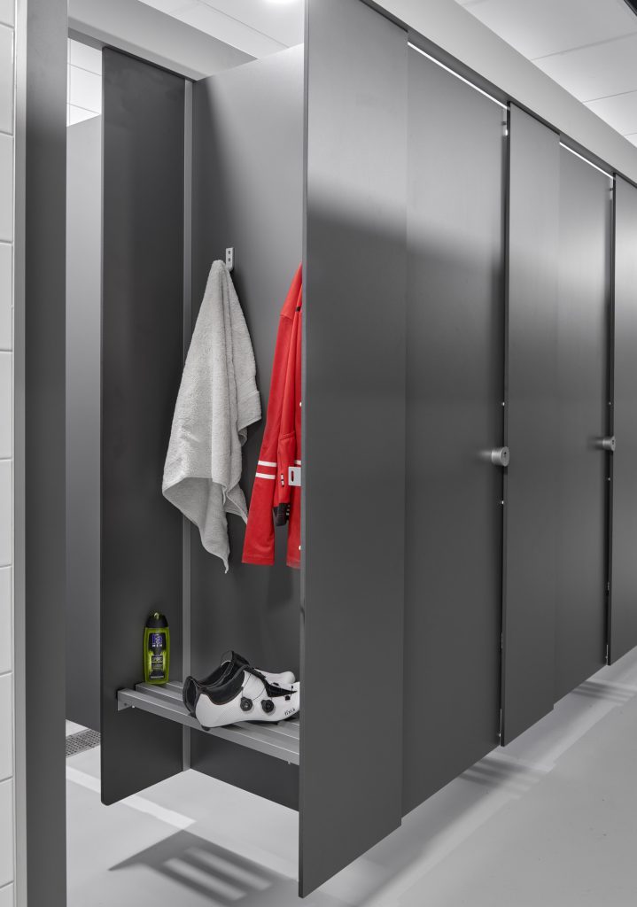 Hermeta Interieurbouw HerboKern Solid vrijhangend Pfleiderer haak 0111 zitbank aluminium spatscherm Givaudan