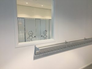 Hermeta schoolinterieur garderobe en toilets