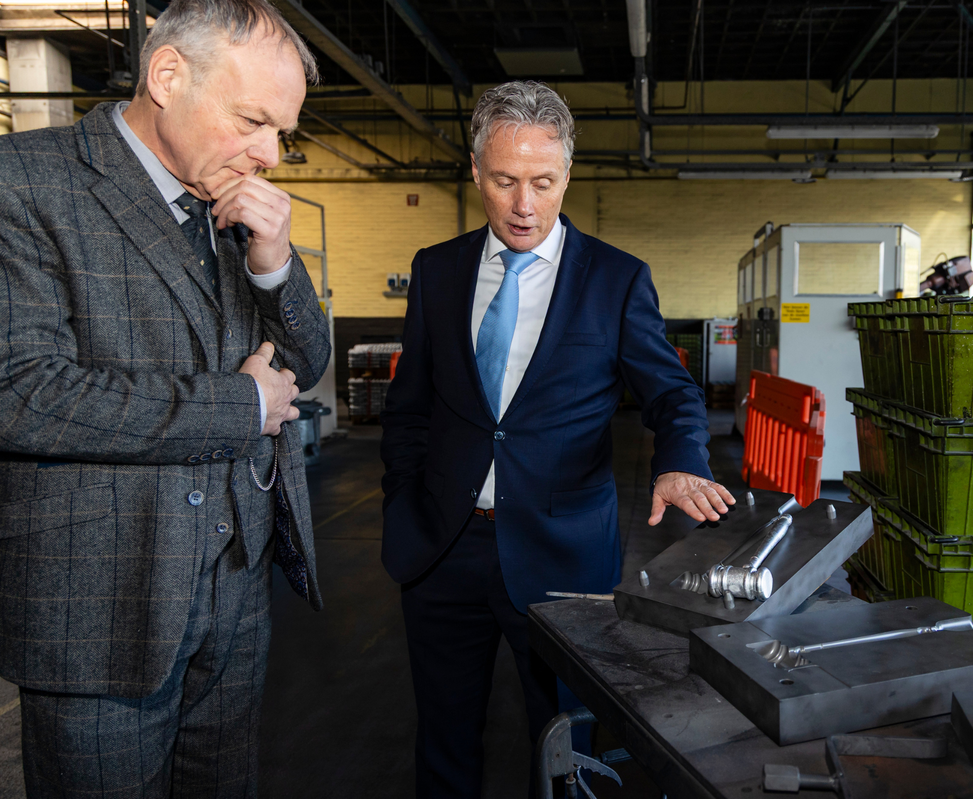 Rondleiding in Hermeta aan commissaris van de koning